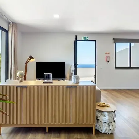Modern Sea View With Private Parking